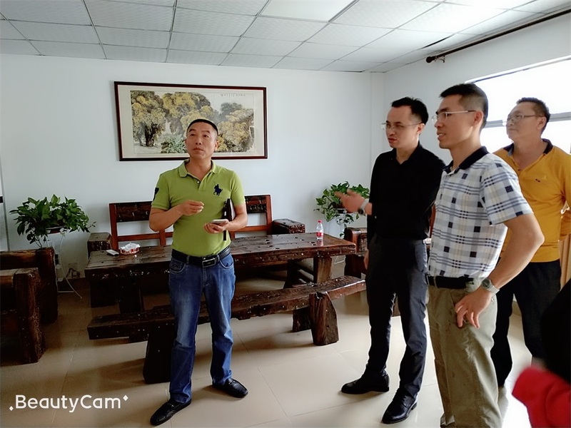 肖輝雄調研員對考察作點評并提出寶貴意見.jpg